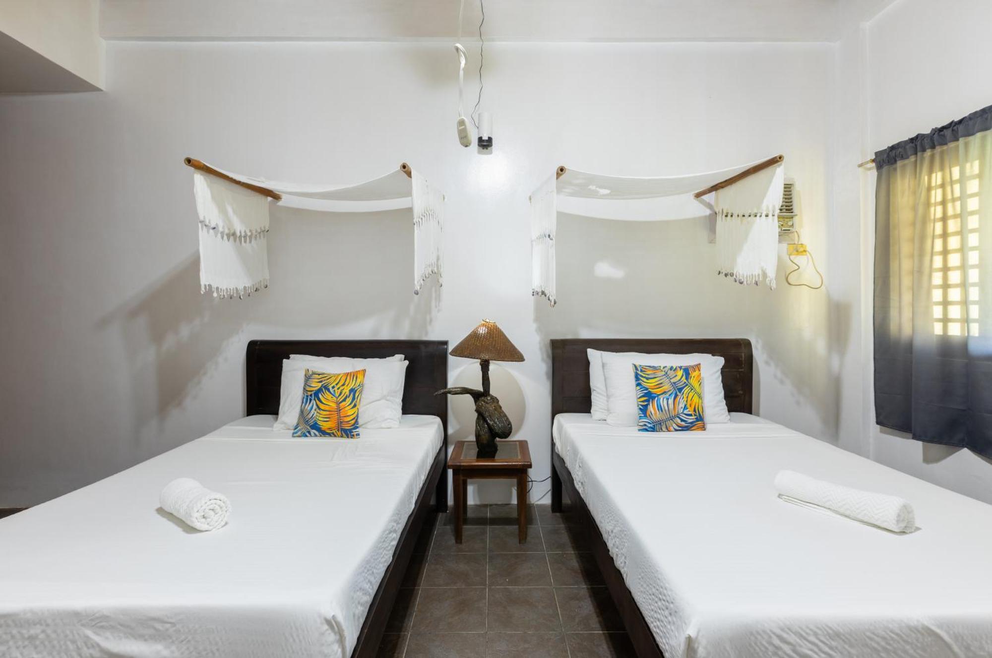 Nabulao Beach Resort Hinoba-an Екстер'єр фото
