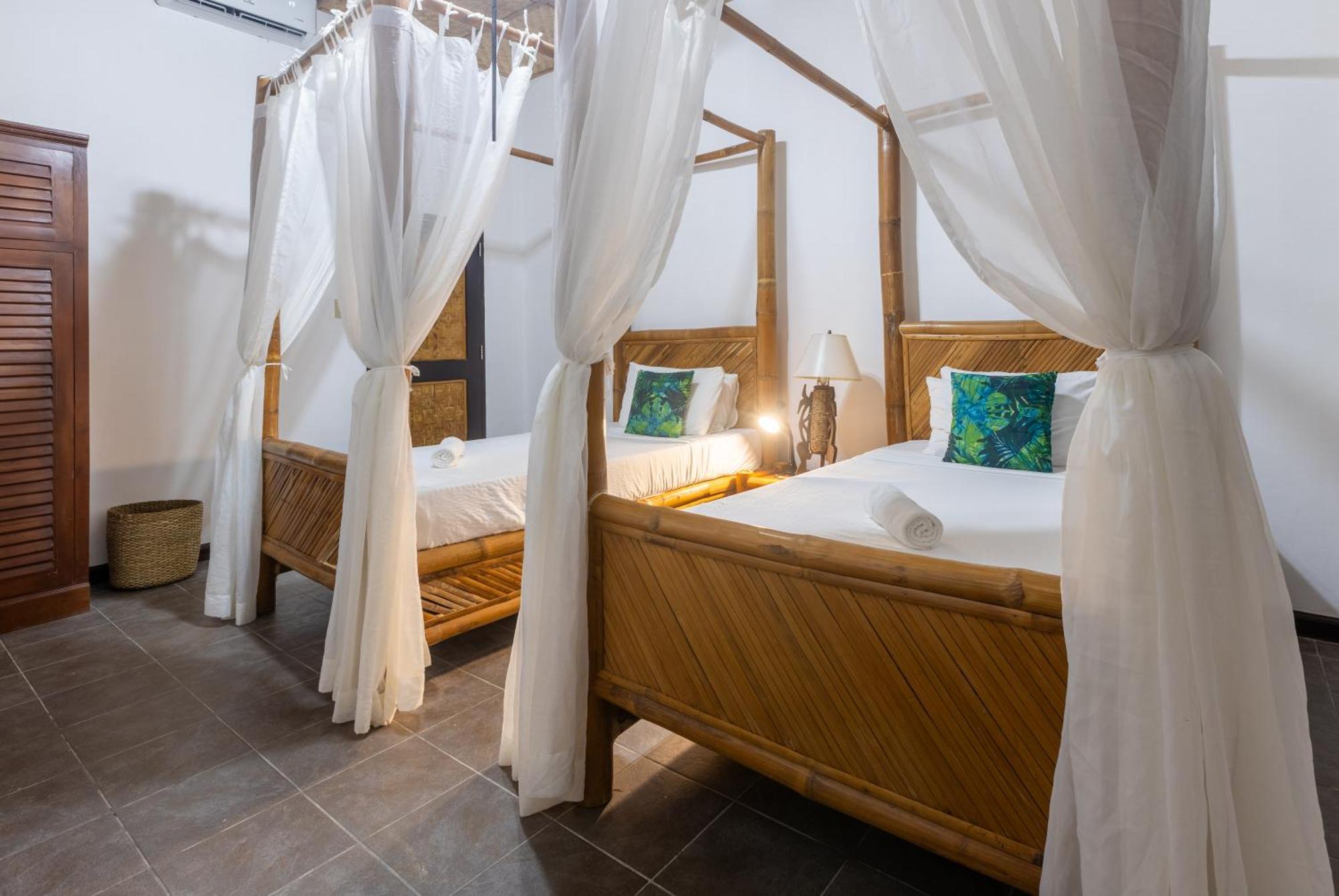 Nabulao Beach Resort Hinoba-an Екстер'єр фото